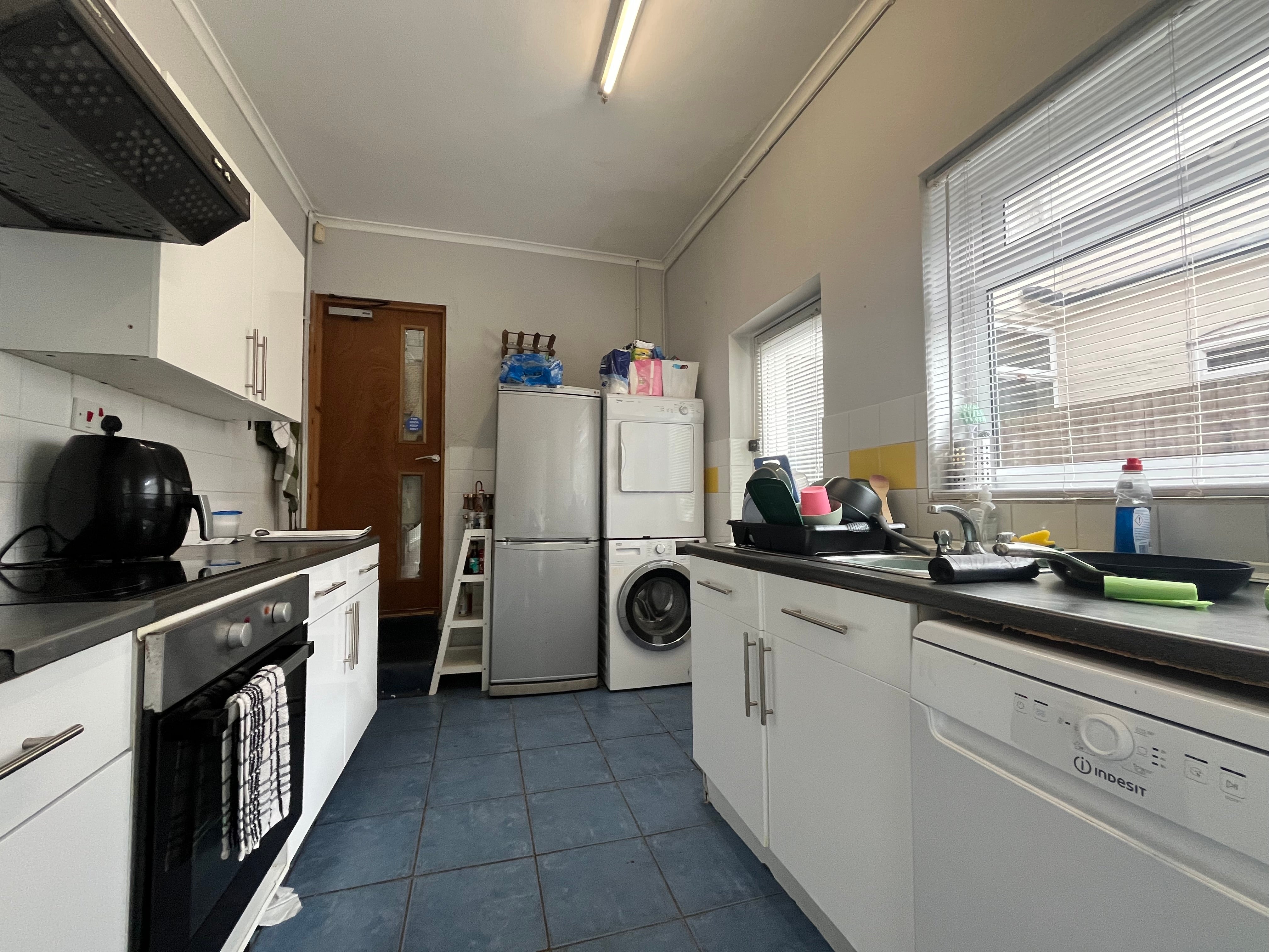 Room Dawlish Road in Birmingham