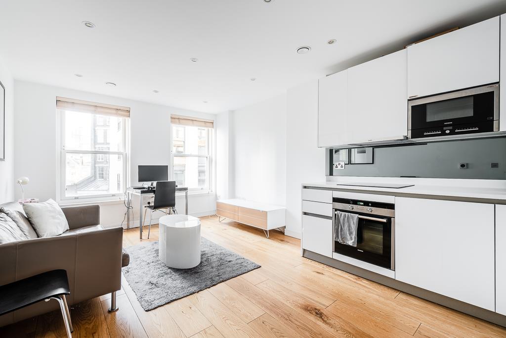 Flat Willow Street in Greater London
