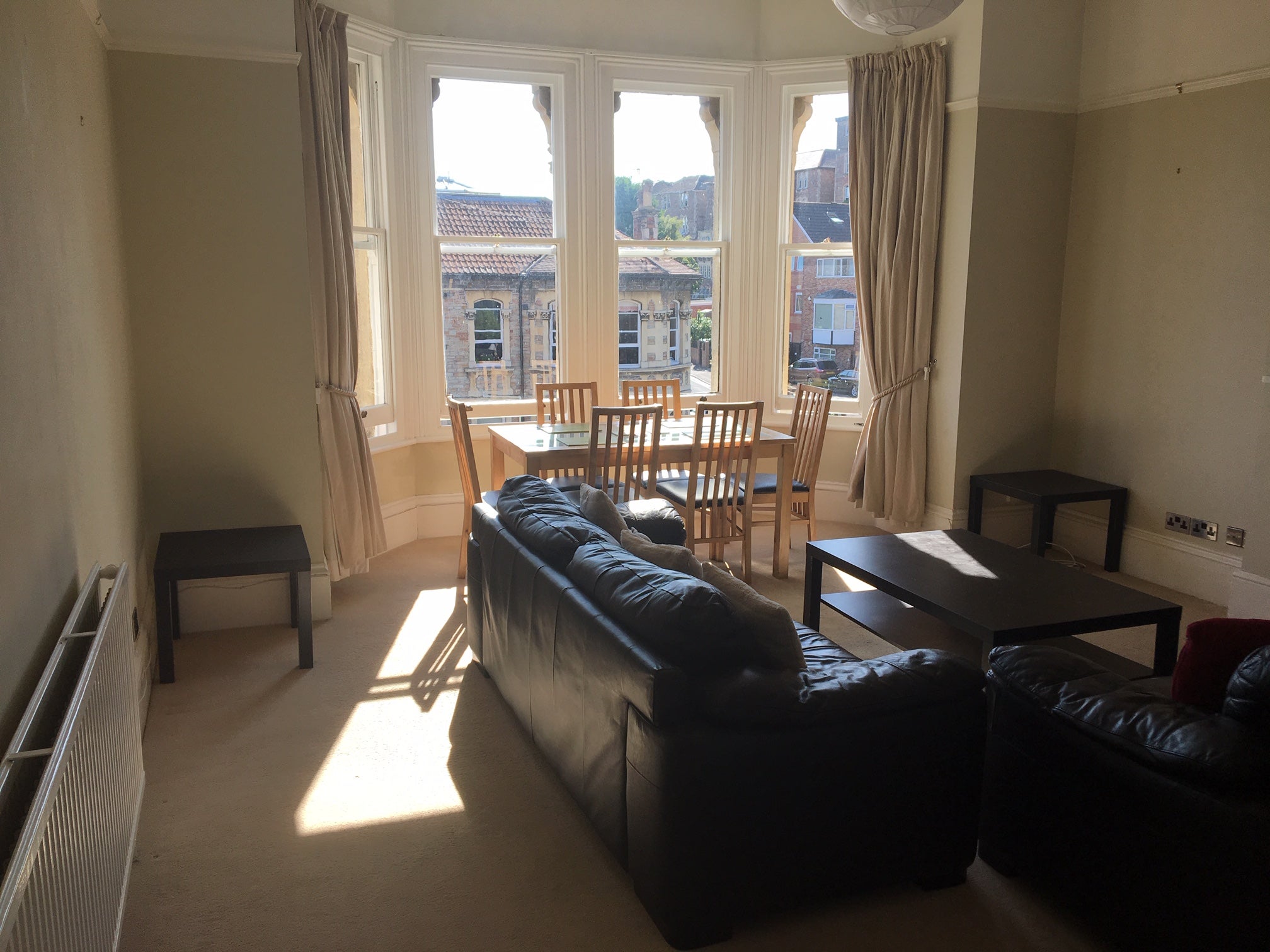 Flat Hughenden Road in Bristol