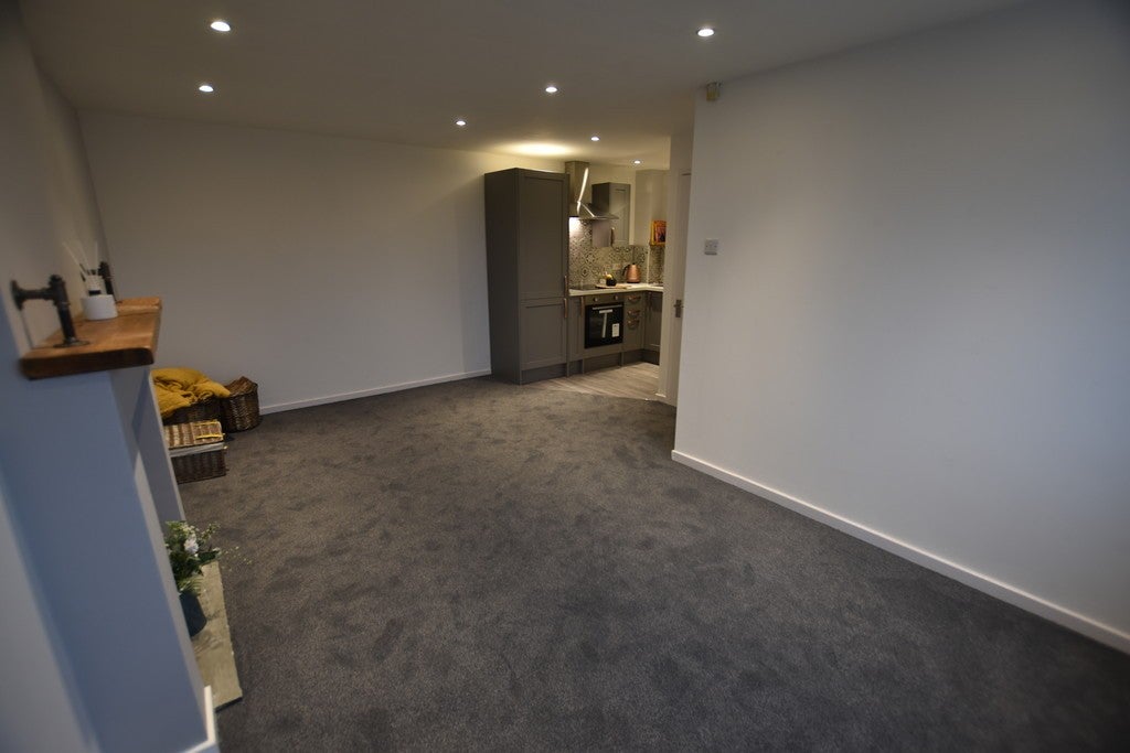 Flat Ravenscar Walk in Farnworth