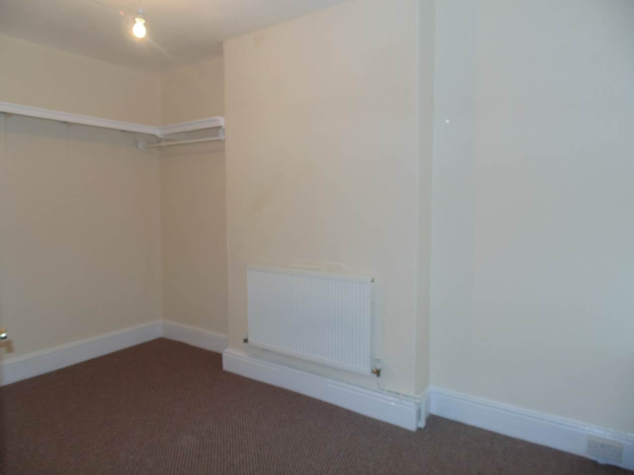 Flat Bedwellty Road in Gilfach