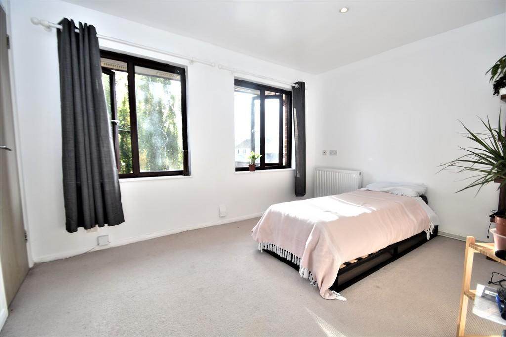 Flat Upper Brook Drive in Fareham