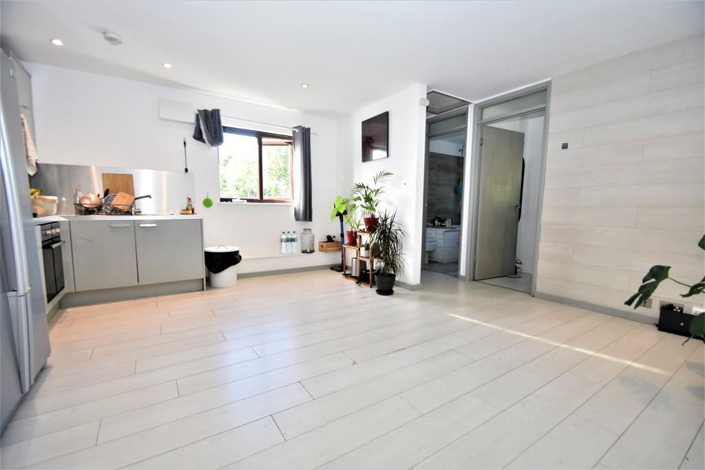 Flat Upper Brook Drive in Fareham