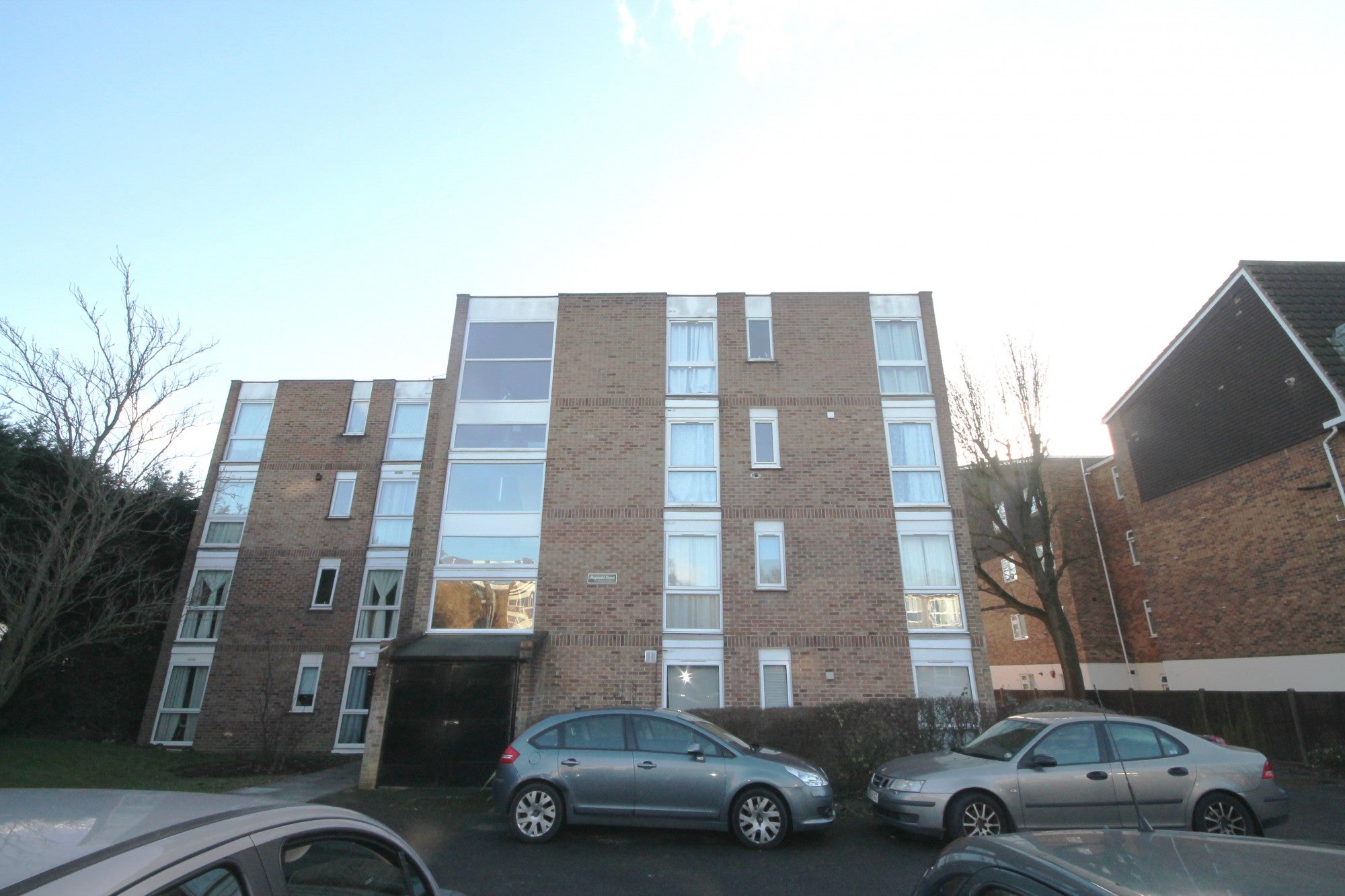 Flat Oakwood Avenue in Greater London