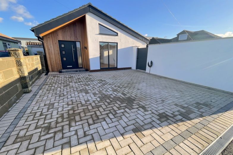 House Piddinghoe Avenue in Peacehaven