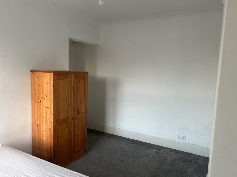 Room Rutland Park in Greater London