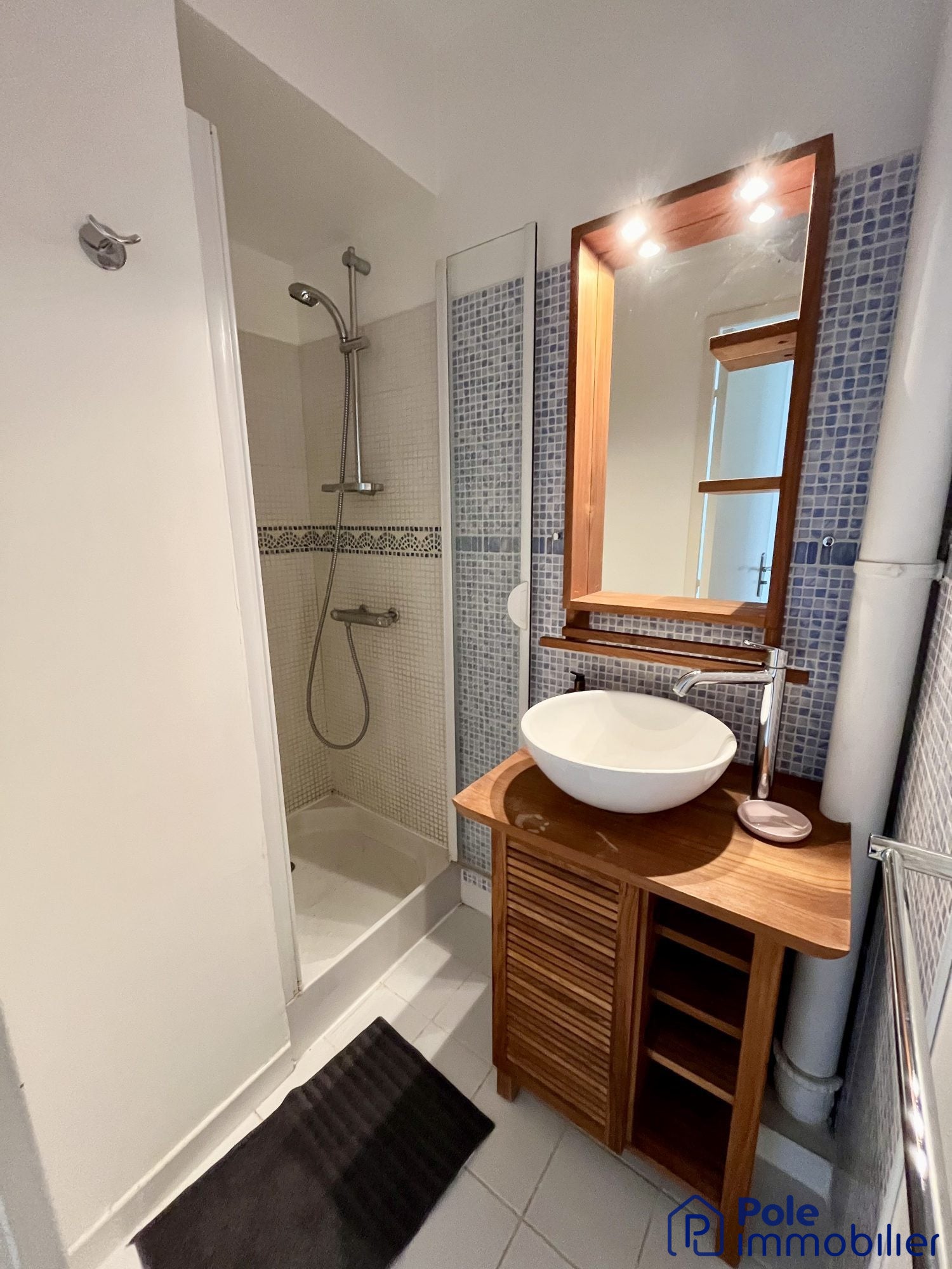 Room Boulevard de la Grande Delle in Hérouville-Saint-Clair