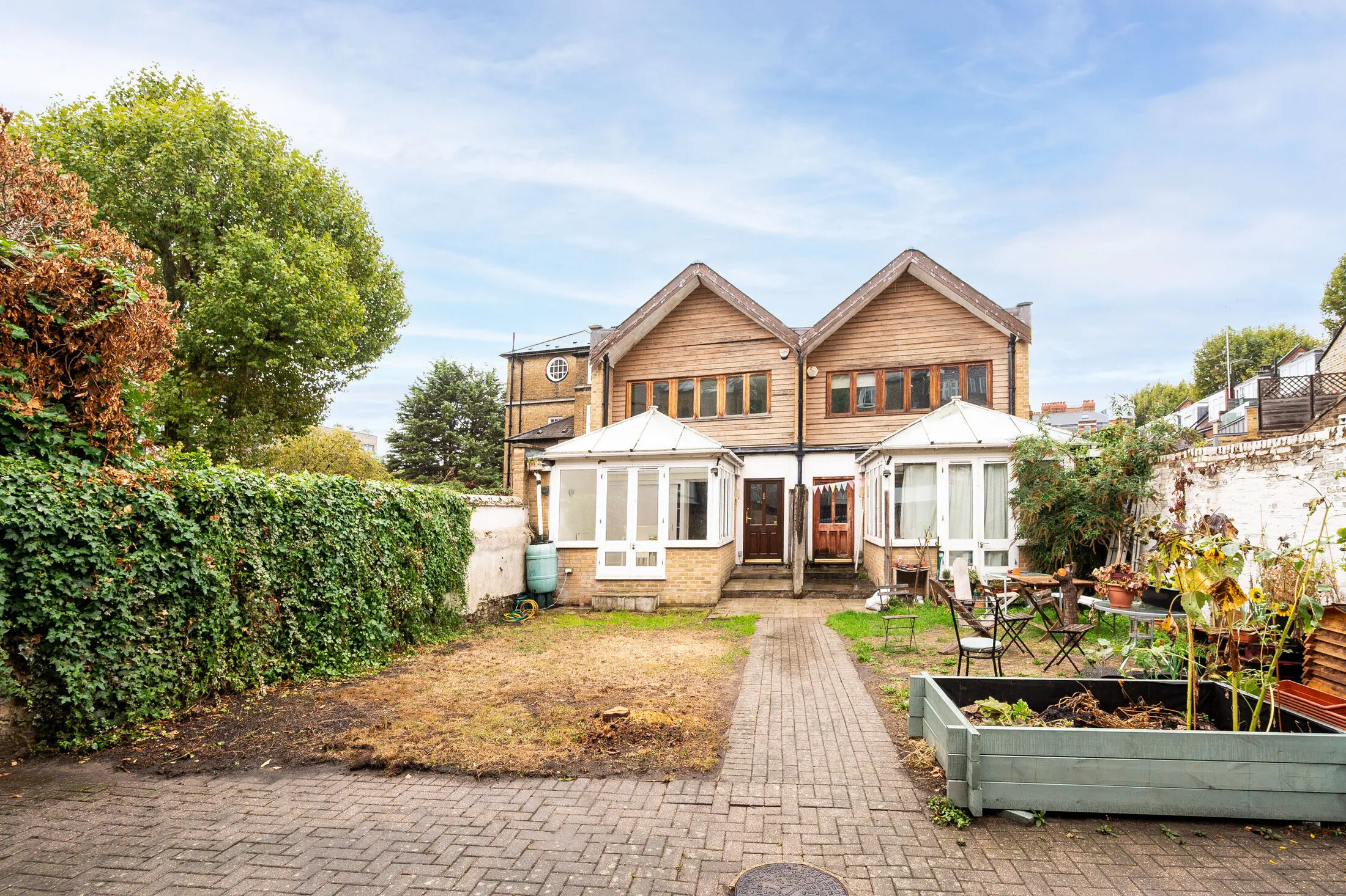 House Webb Street in Greater London