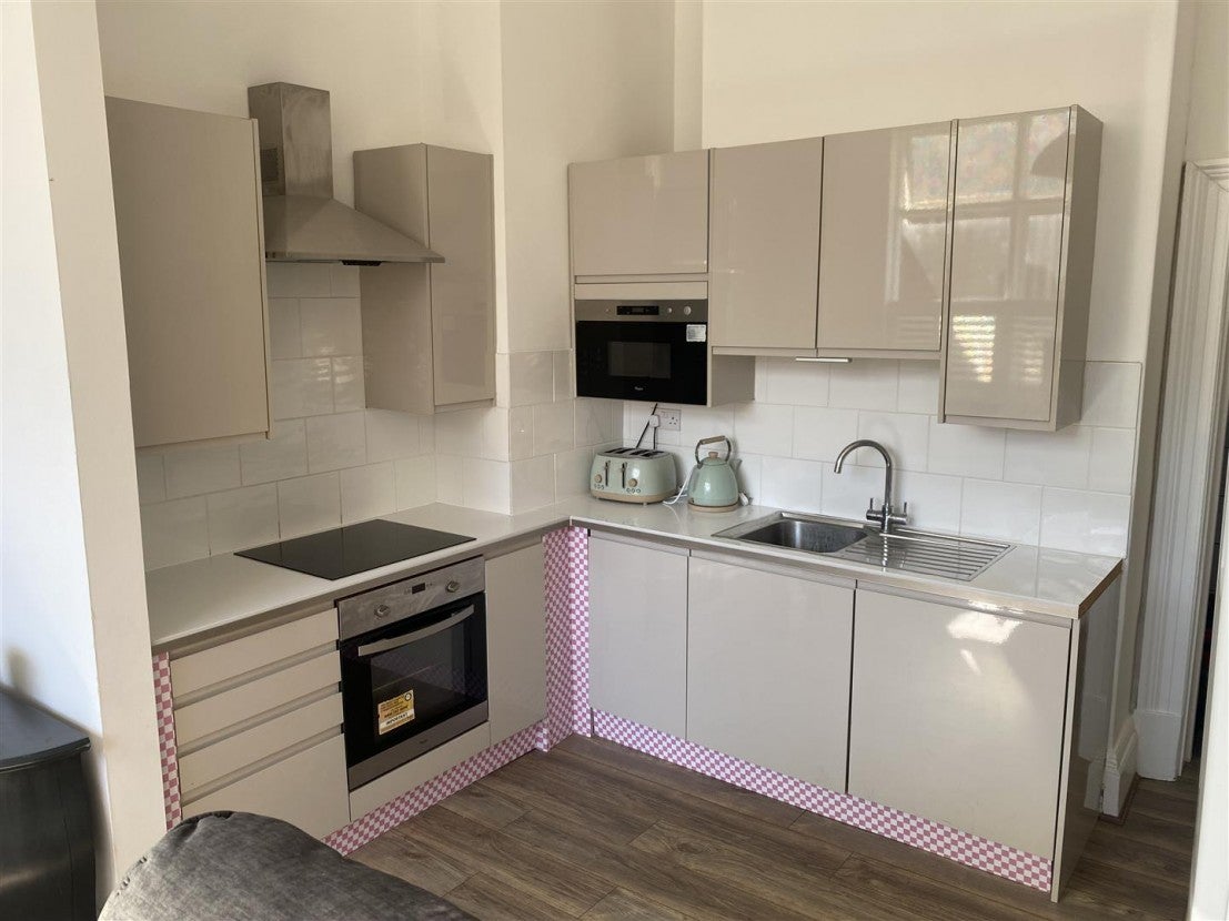 Flat Bishop Lane in Hull