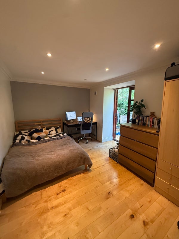 Room Culverden Road in Greater London