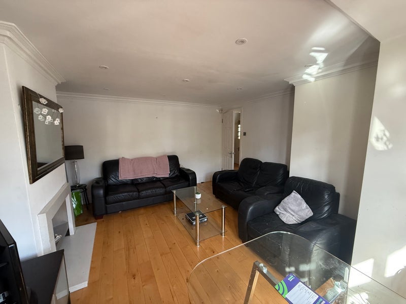 Room Culverden Road in Greater London