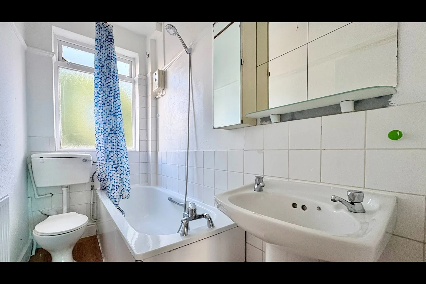 Flat Lyham Road in Greater London
