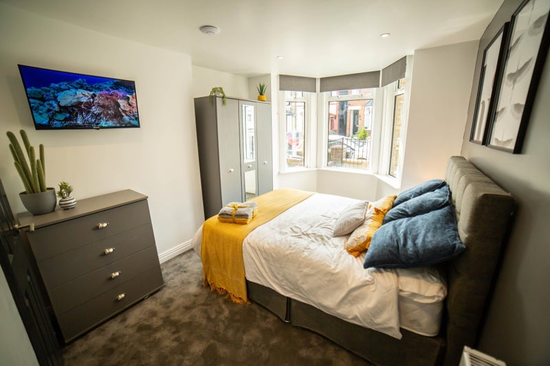 Room Charles Street in Maidstone