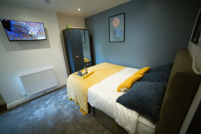 Room Charles Street in Maidstone