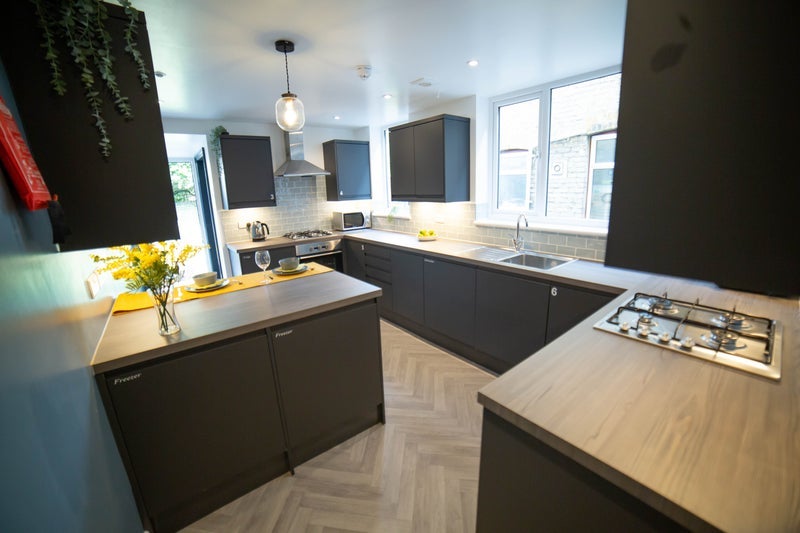 Room Charles Street in Maidstone