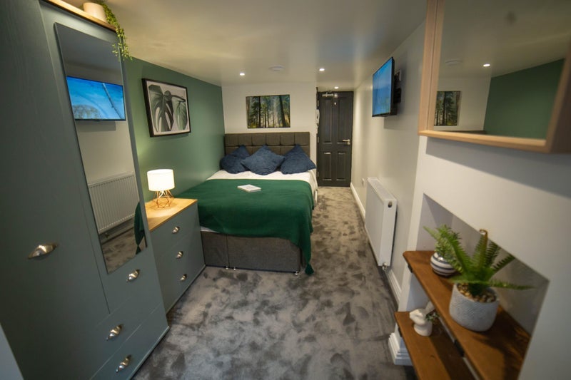 Room Charles Street in Maidstone