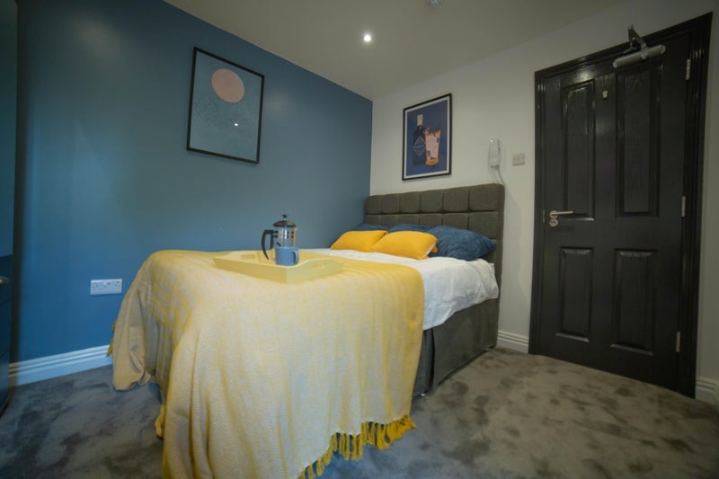 Room Charles Street in Maidstone