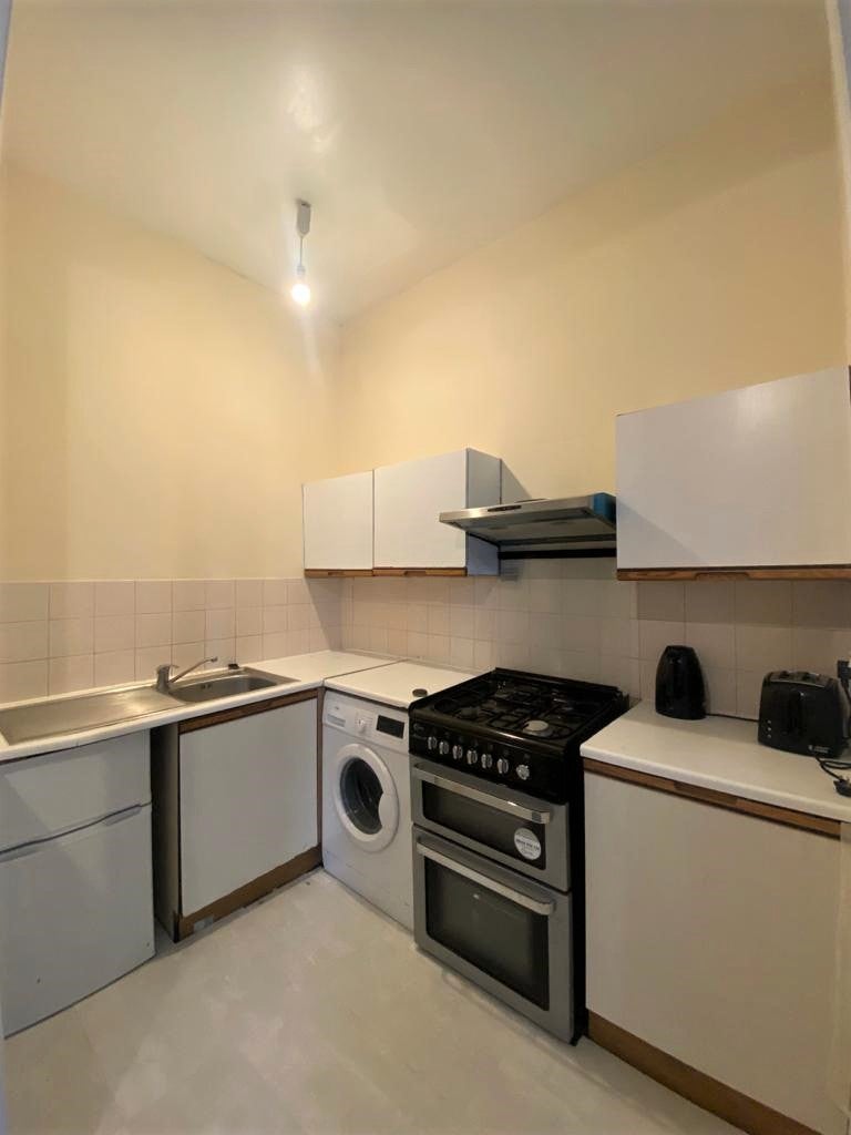 Flat Bamborough Gardens in Greater London