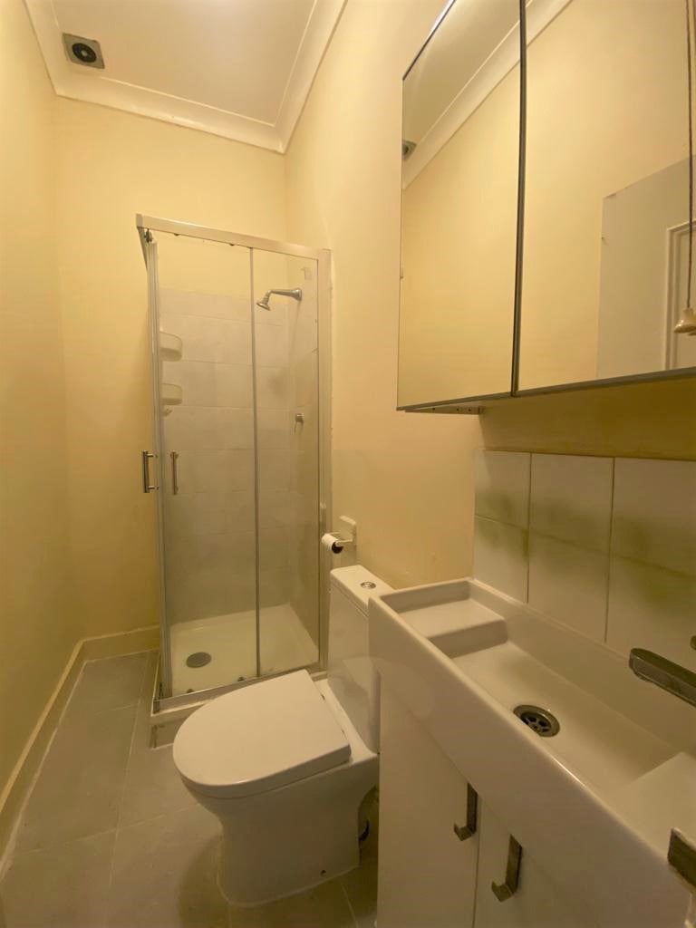 Flat Bamborough Gardens in Greater London