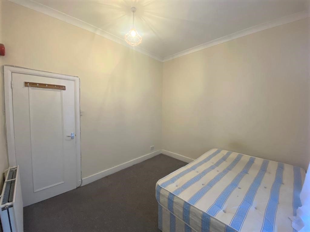 Flat Bamborough Gardens in Greater London