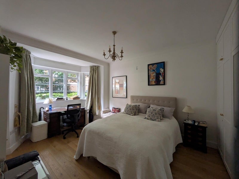 Room Logan Place in Greater London