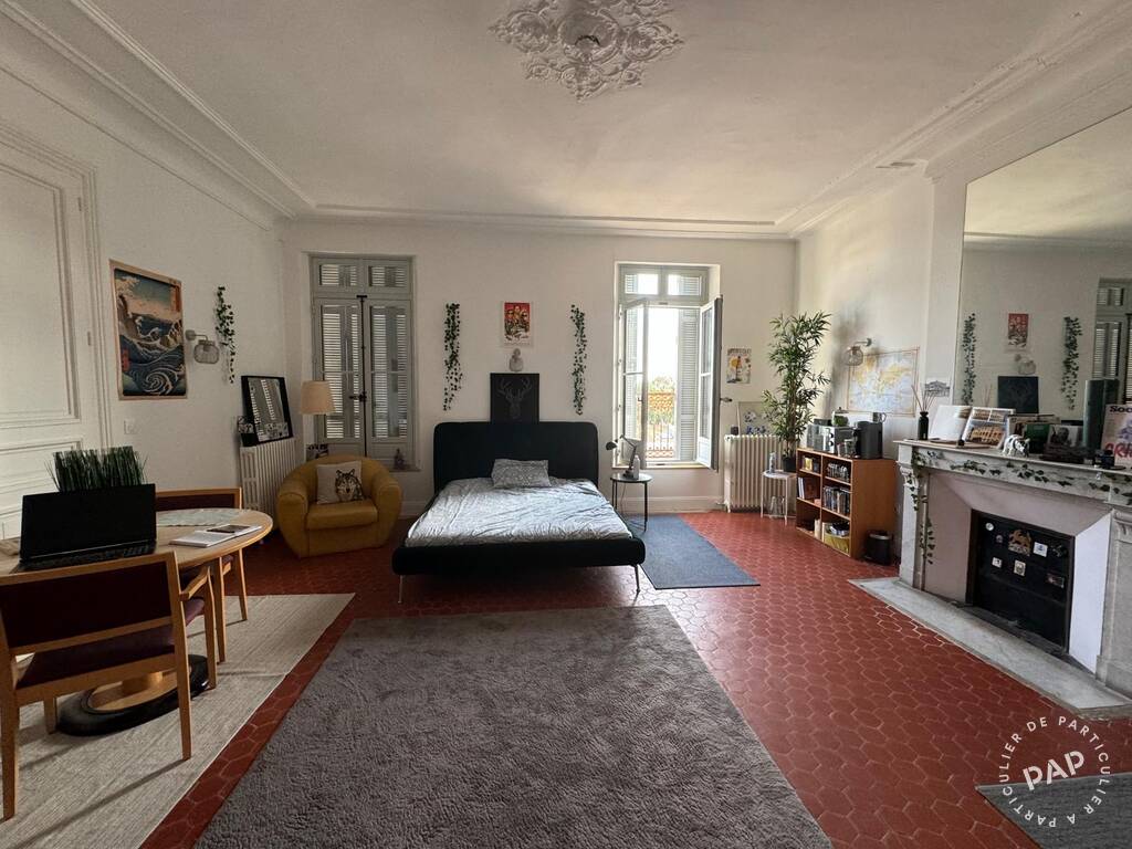 Room Place des Martyrs-de-la-Résistance in Montpellier