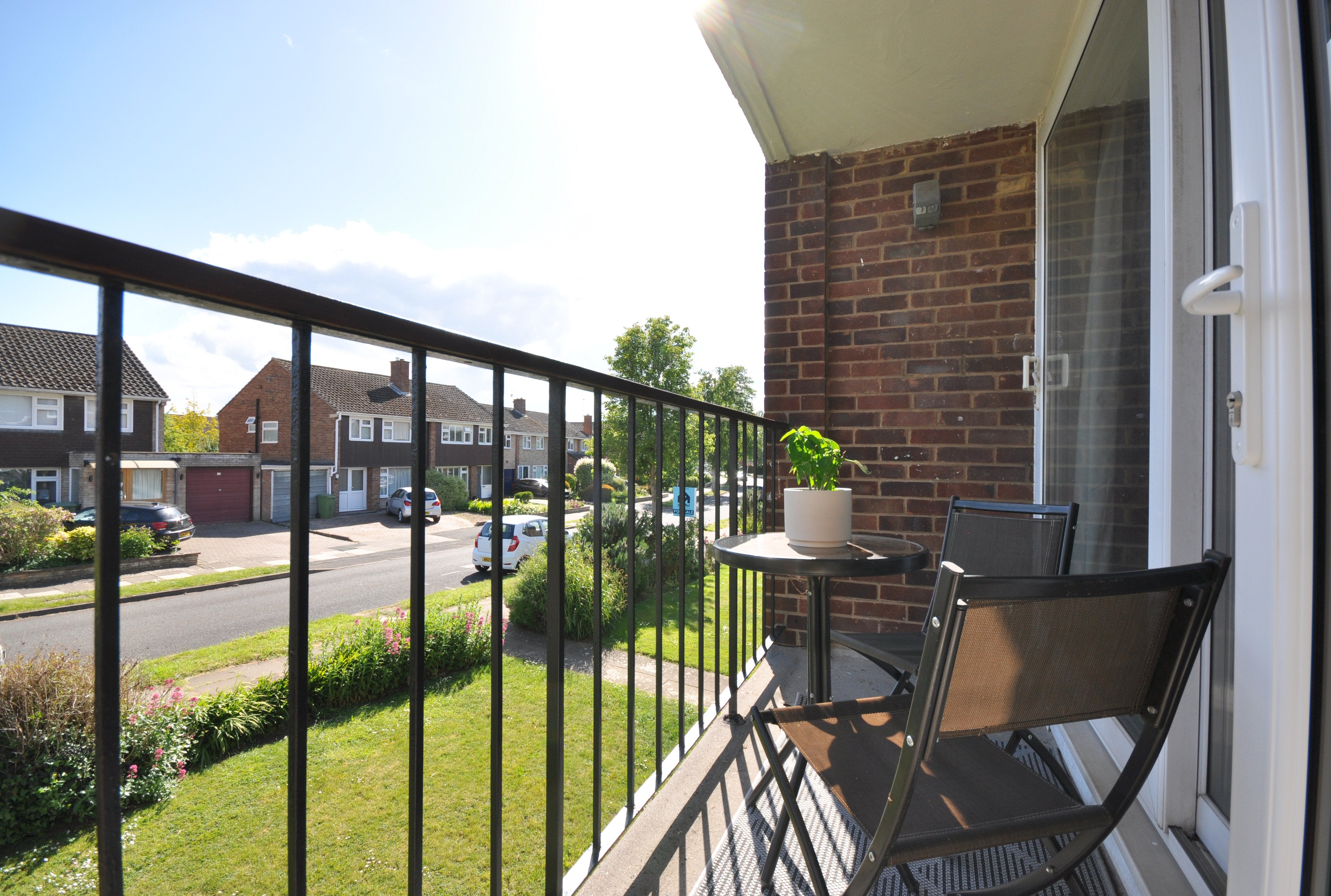 Flat Stanway Road in Cheltenham