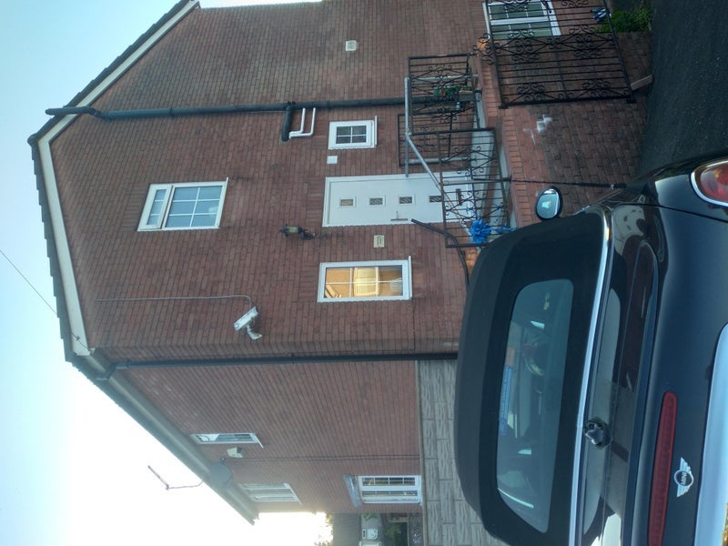 Flat Barry Road in Pontypridd