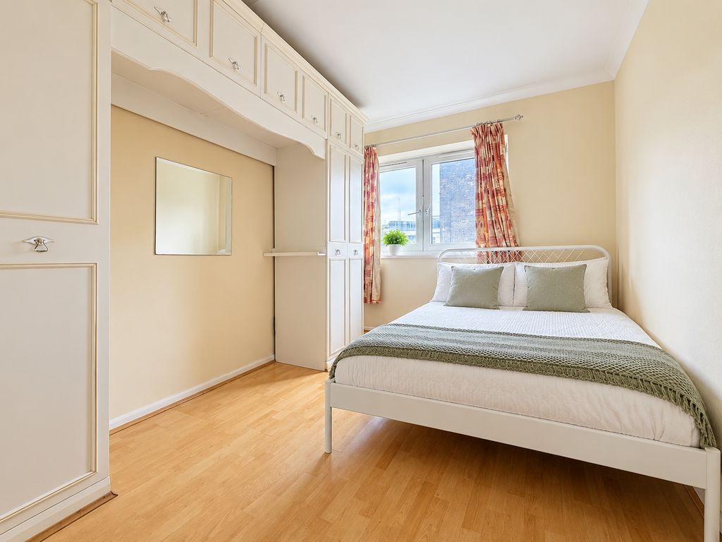 Flat Abbey Street in Greater London