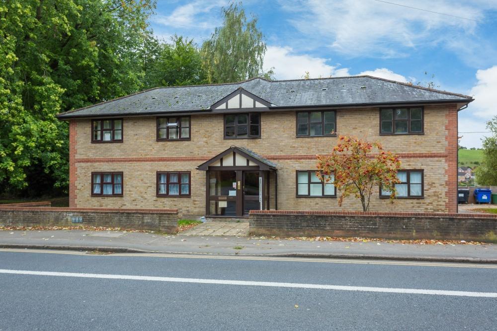 Flat London Road in Loudwater
