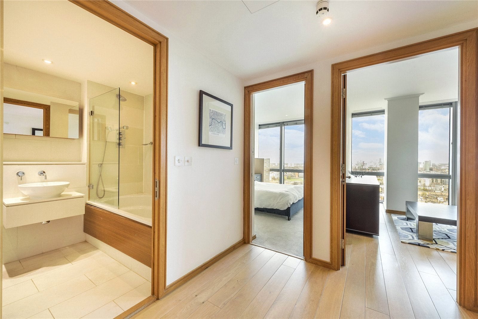Flat Hertsmere Road in Greater London