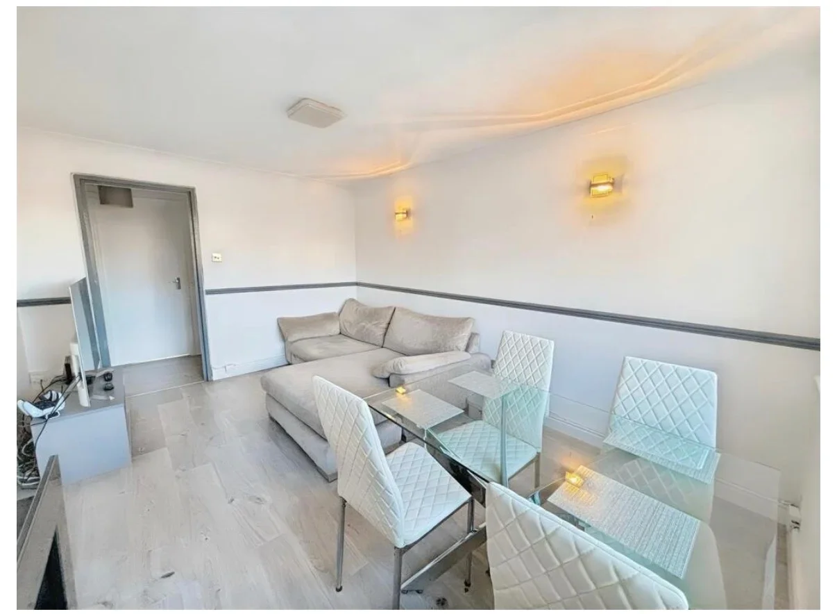 Flat Porter Close in Grays
