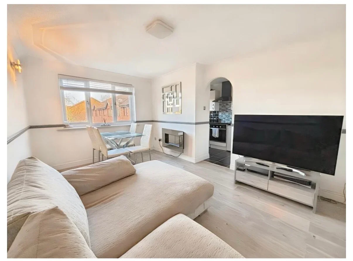 Flat Porter Close in Grays