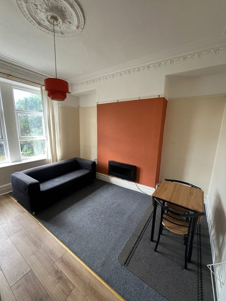 Flat Newbridge Road in Bath