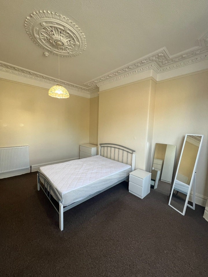 Flat Newbridge Road in Bath