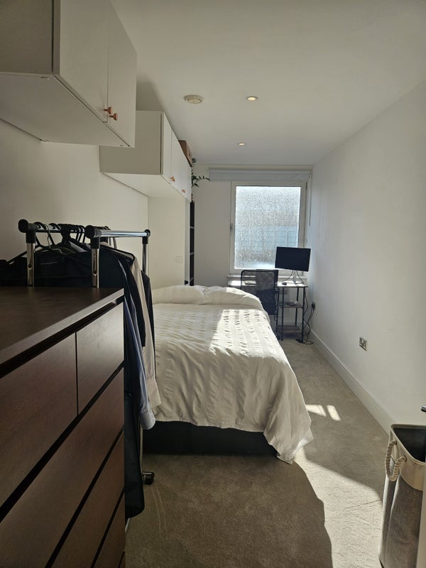Room Drayton Park in Greater London