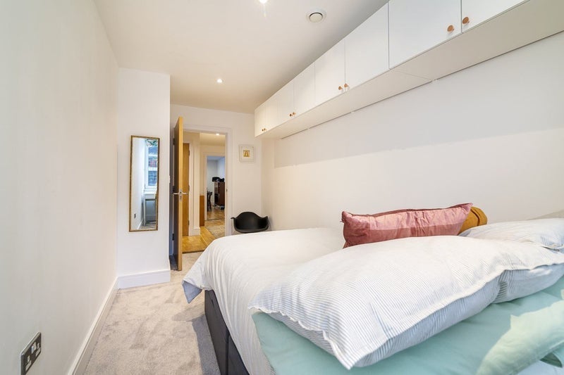 Room Drayton Park in Greater London