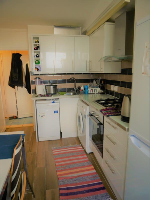 Flat Hall Street in Greater London