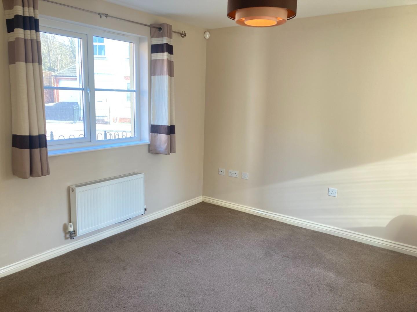 Flat Marcroft Road in Swansea