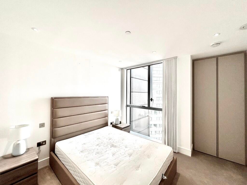 Flat Macclesfield Road in Greater London
