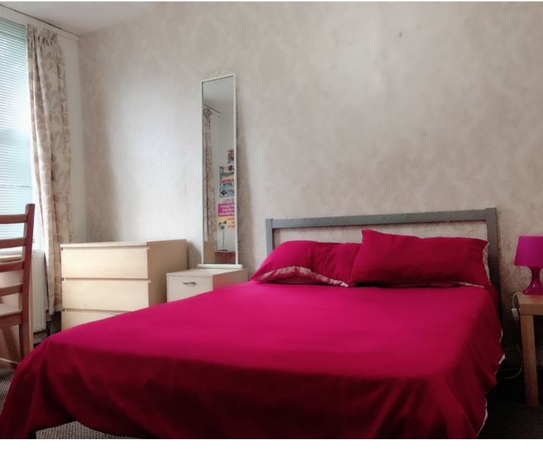 Room Crofton Street in Manchester