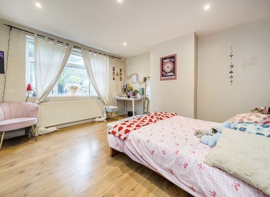 House Cedar Grove in Greater London