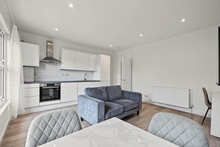 Flat Loveridge Road in Greater London