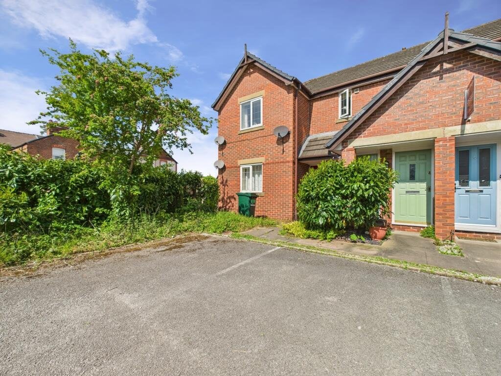 Flat Newry Court in Chester