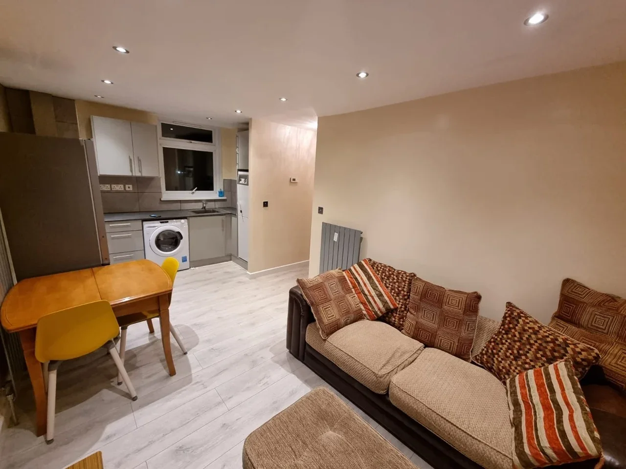 House Wayfarer Road in Greater London