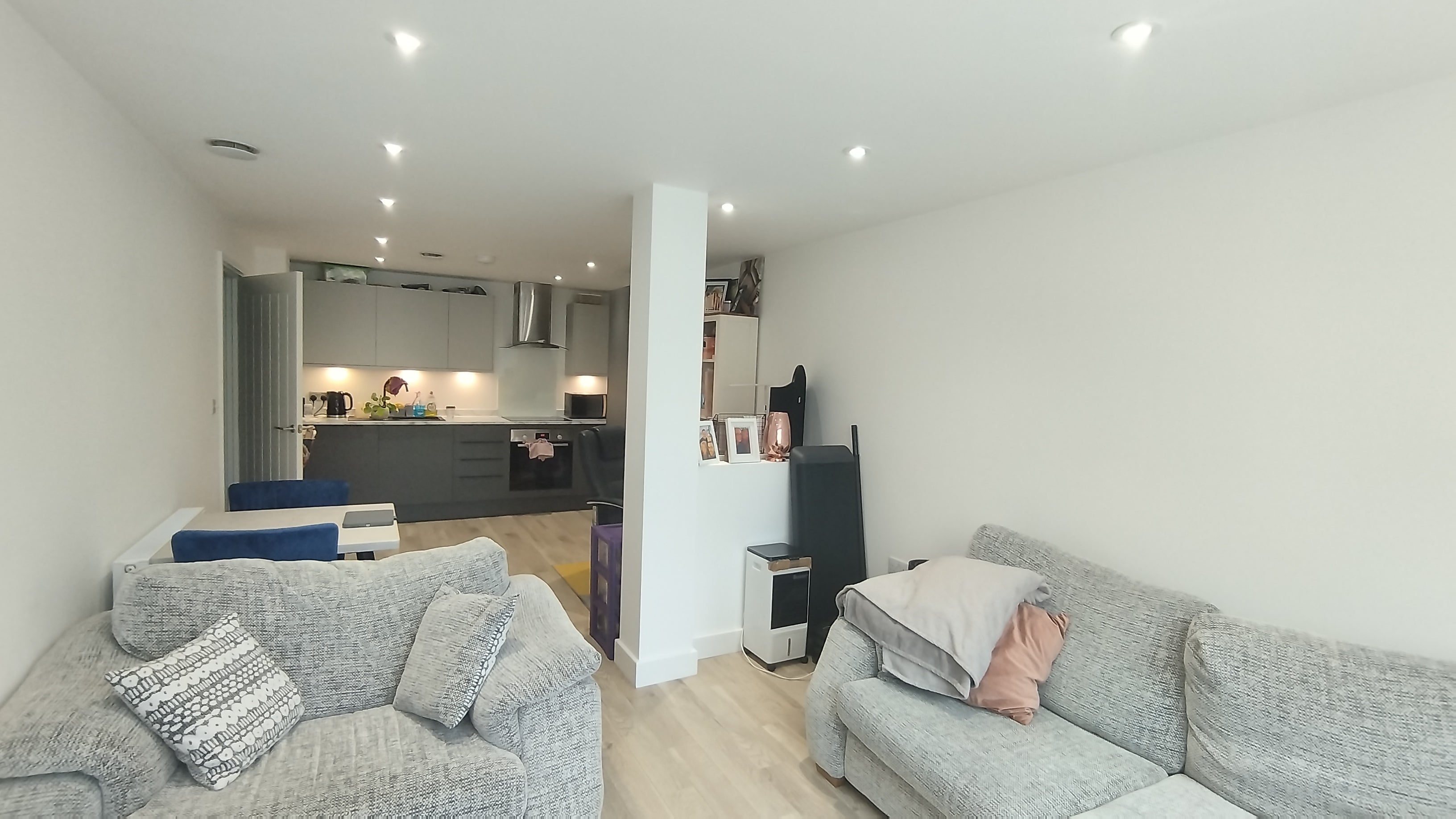 Flat Windmill Place in Greater London