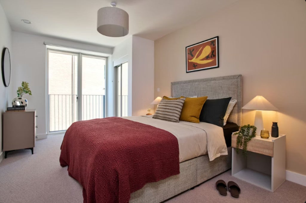 Flat Devon Close in Greater London
