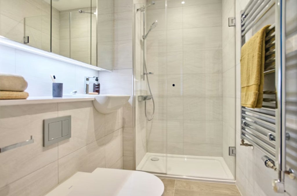 Flat Devon Close in Greater London