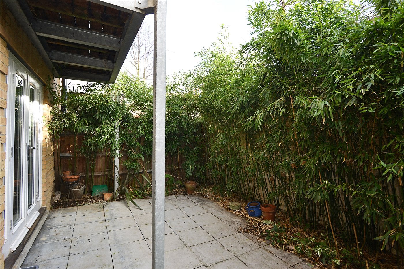 Flat Blenheim Grove in Greater London