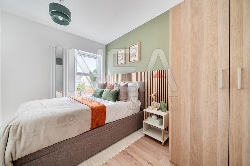 Room Curzon Street in Reading